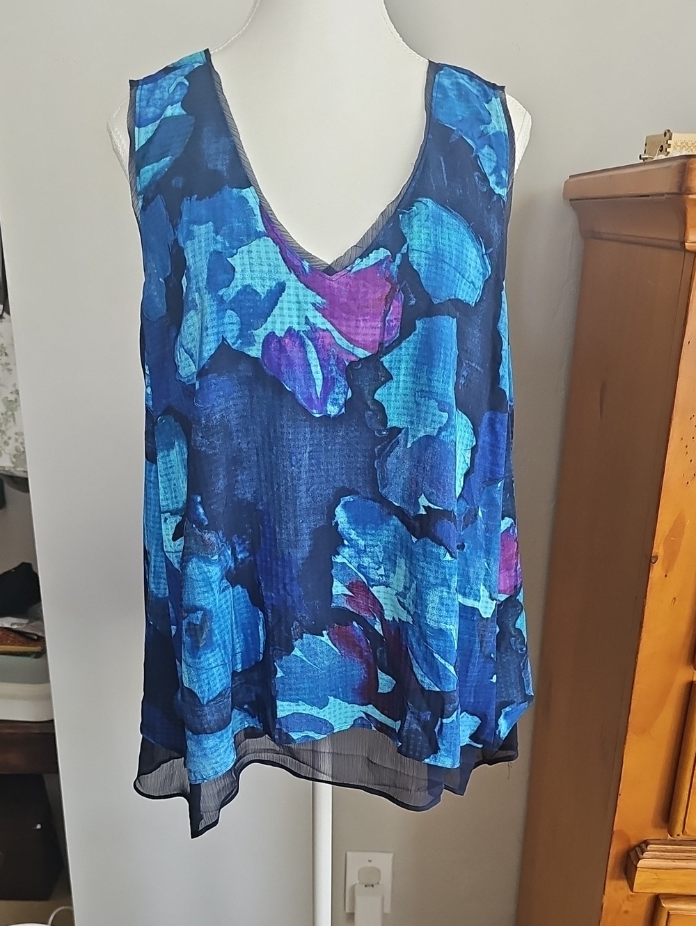 Relaxed V-Neck Blue Floral Layered Tank Top